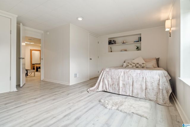 1905 OLD CREEK TRAIL, Vestavia Hills, AL 35216