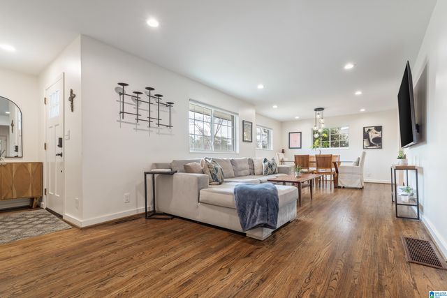 1905 OLD CREEK TRAIL, Vestavia Hills, AL 35216