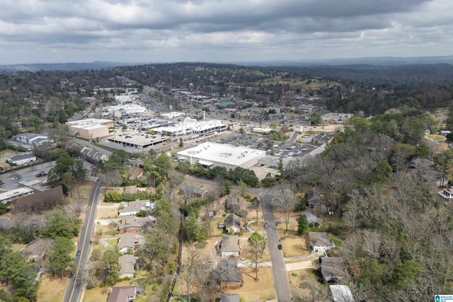 1905 OLD CREEK TRAIL, Vestavia Hills, AL 35216