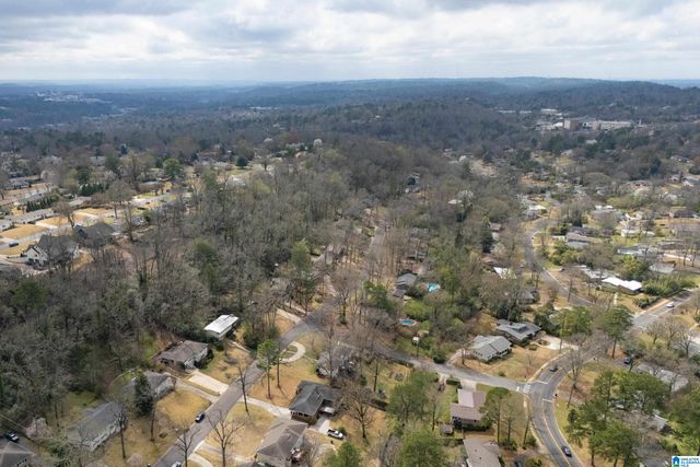 1905 OLD CREEK TRAIL, Vestavia Hills, AL 35216