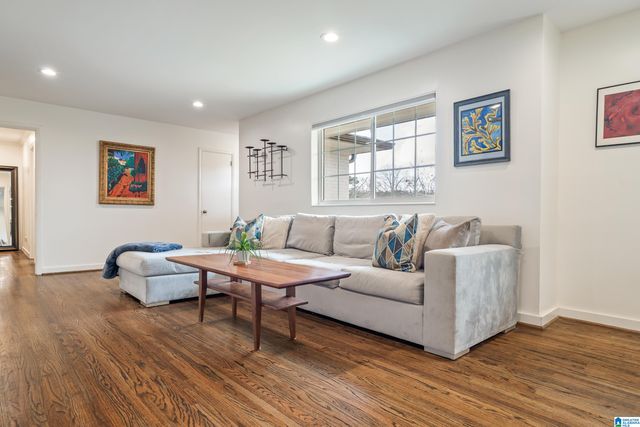 1905 OLD CREEK TRAIL, Vestavia Hills, AL 35216