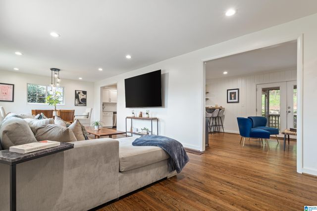 1905 OLD CREEK TRAIL, Vestavia Hills, AL 35216