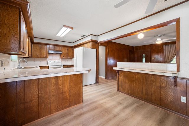 200 W Garrity Street, Corsicana, TX 75110