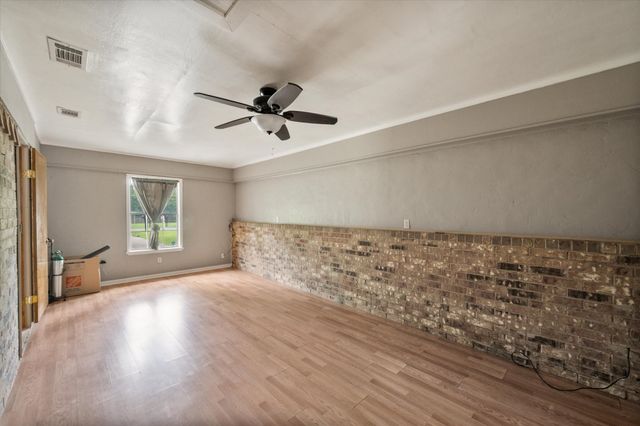 200 W Garrity Street, Corsicana, TX 75110