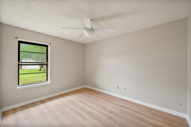 200 W Garrity Street, Corsicana, TX 75110