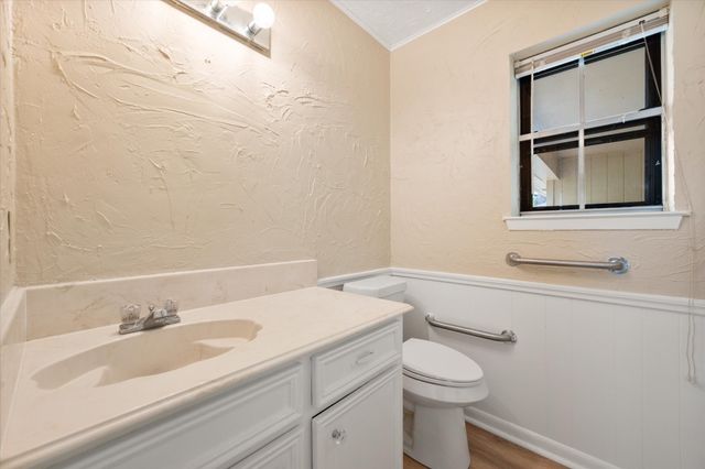 200 W Garrity Street, Corsicana, TX 75110