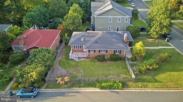 3376 N BUCHANAN ST, Arlington, VA 22207