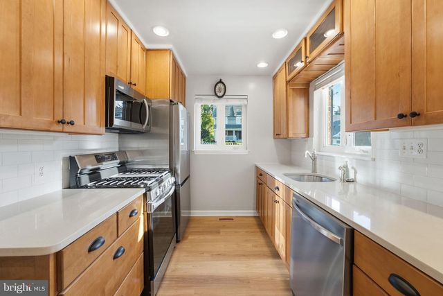 3376 N BUCHANAN ST, Arlington, VA 22207