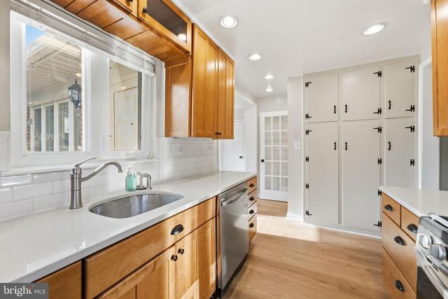 3376 N BUCHANAN ST, Arlington, VA 22207
