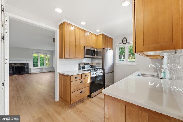 3376 N BUCHANAN ST, Arlington, VA 22207