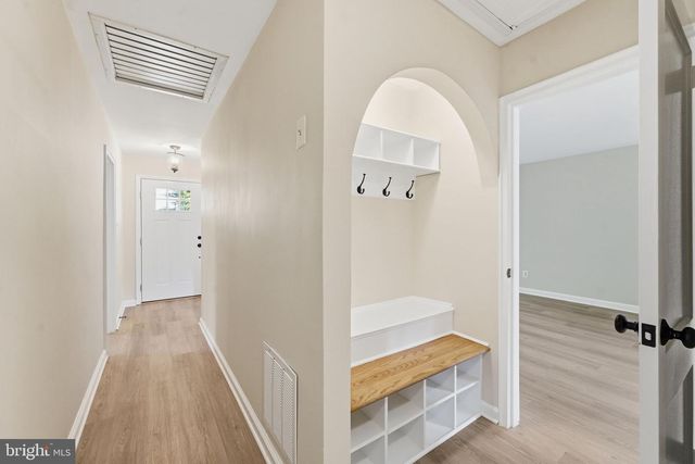 3376 N BUCHANAN ST, Arlington, VA 22207