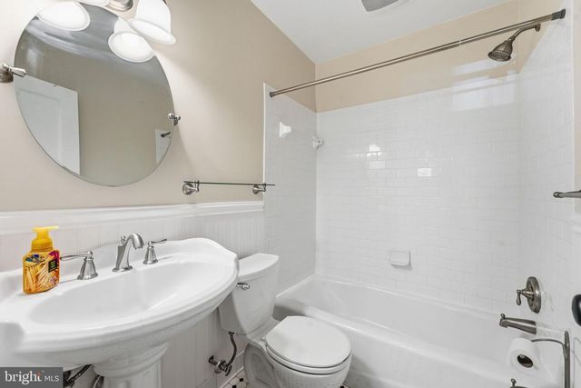 3376 N BUCHANAN ST, Arlington, VA 22207