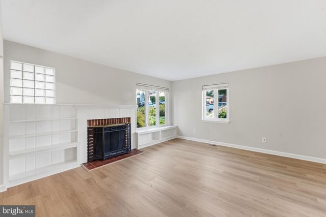 3376 N BUCHANAN ST, Arlington, VA 22207