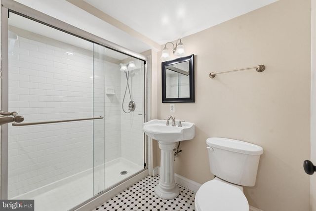 3376 N BUCHANAN ST, Arlington, VA 22207