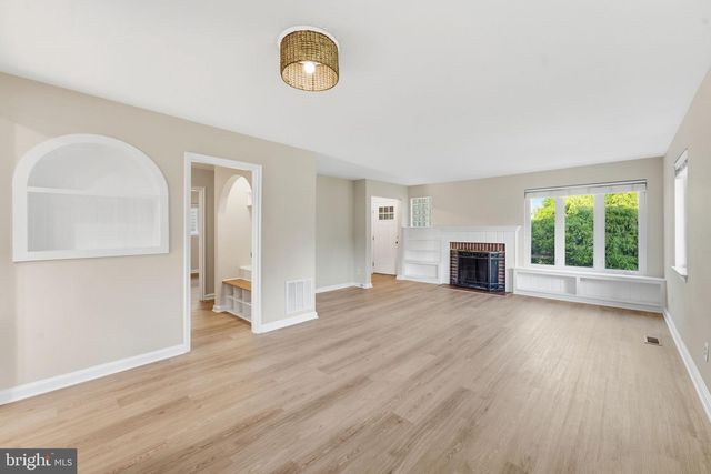 3376 N BUCHANAN ST, Arlington, VA 22207