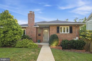 3376 N BUCHANAN ST, Arlington, VA 22207