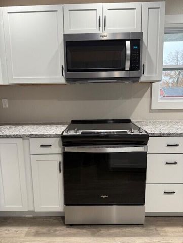 509 E Freeman Street, Bolivar, MO 65613