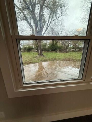 509 E Freeman Street, Bolivar, MO 65613