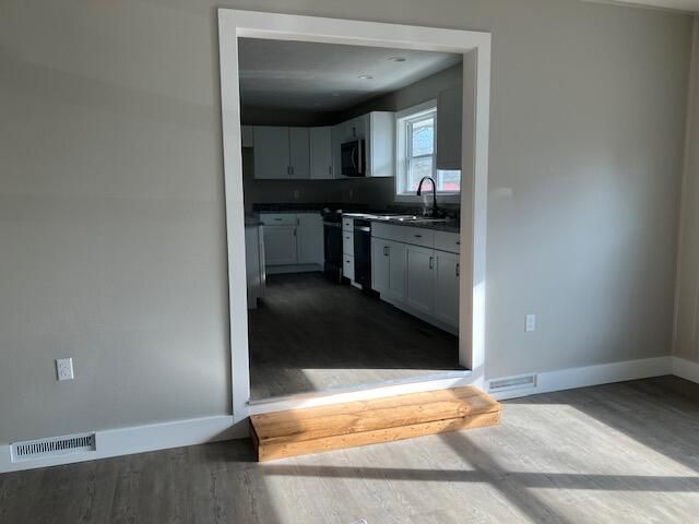 509 E Freeman Street, Bolivar, MO 65613