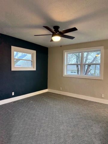 509 E Freeman Street, Bolivar, MO 65613