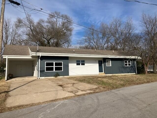 509 E Freeman Street, Bolivar, MO 65613