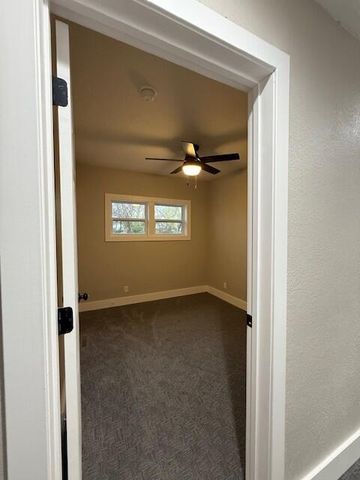 509 E Freeman Street, Bolivar, MO 65613