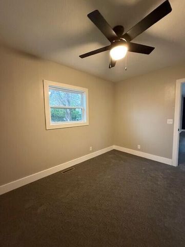 509 E Freeman Street, Bolivar, MO 65613