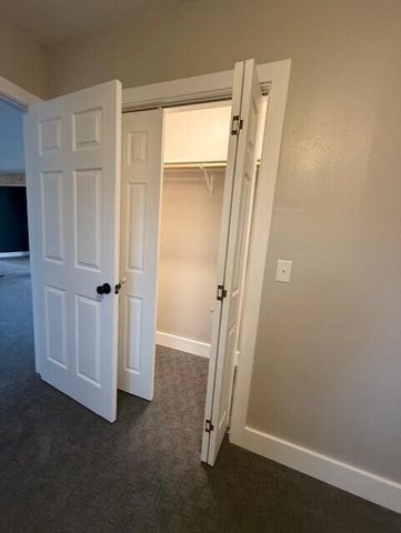 509 E Freeman Street, Bolivar, MO 65613