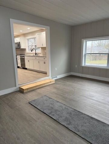 509 E Freeman Street, Bolivar, MO 65613