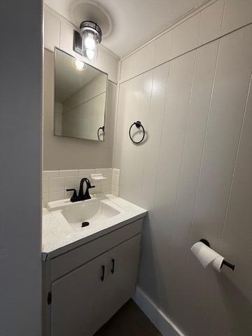 509 E Freeman Street, Bolivar, MO 65613