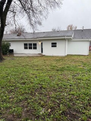 509 E Freeman Street, Bolivar, MO 65613