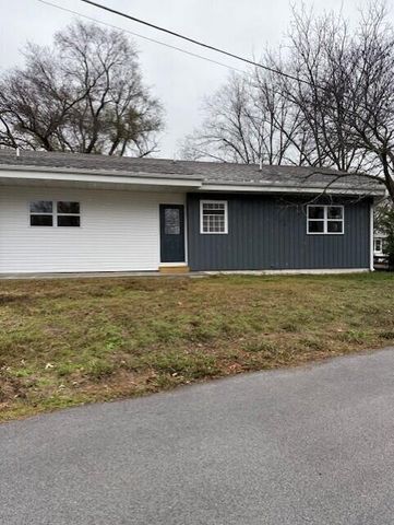 509 E Freeman Street, Bolivar, MO 65613