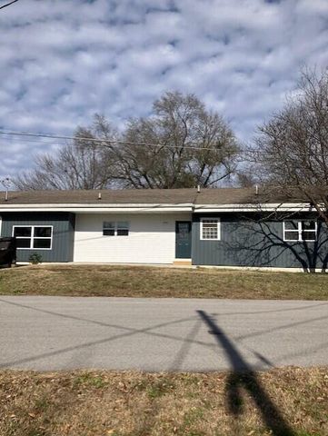 509 E Freeman Street, Bolivar, MO 65613