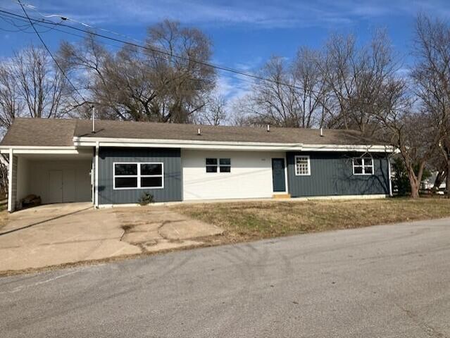 509 E Freeman Street, Bolivar, MO 65613