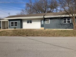 509 E Freeman Street, Bolivar, MO 65613
