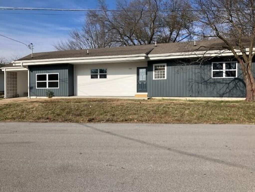 509 E Freeman Street, Bolivar, MO 65613