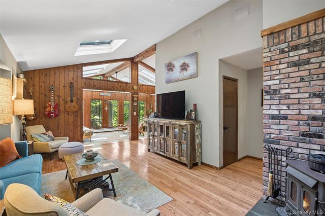 80 Sylvan Avenue, Miller Place, NY 11764