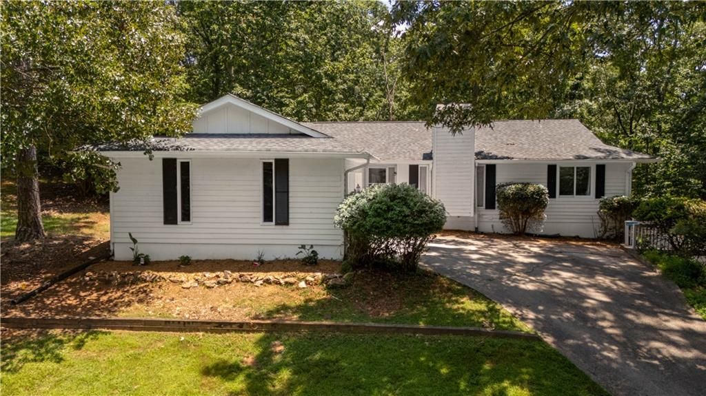 559 Honeysuckle Road, Gainesville, GA 30501