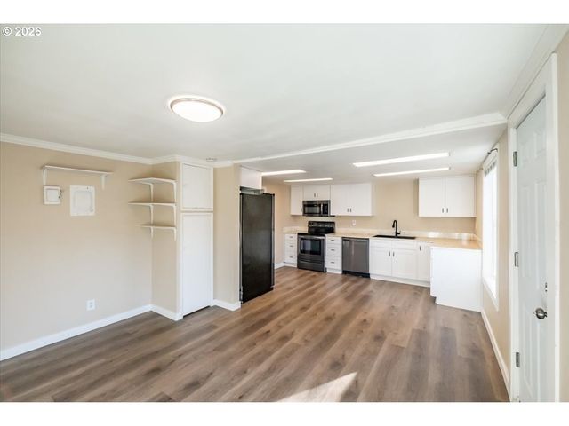 2573 KALMIA St, Sweet Home, OR 97386