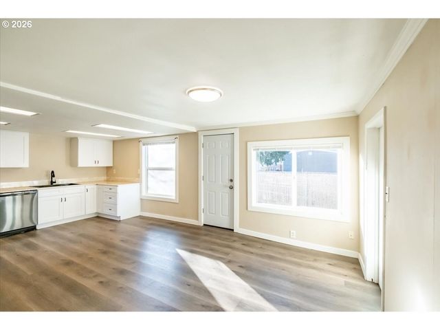 2573 KALMIA St, Sweet Home, OR 97386