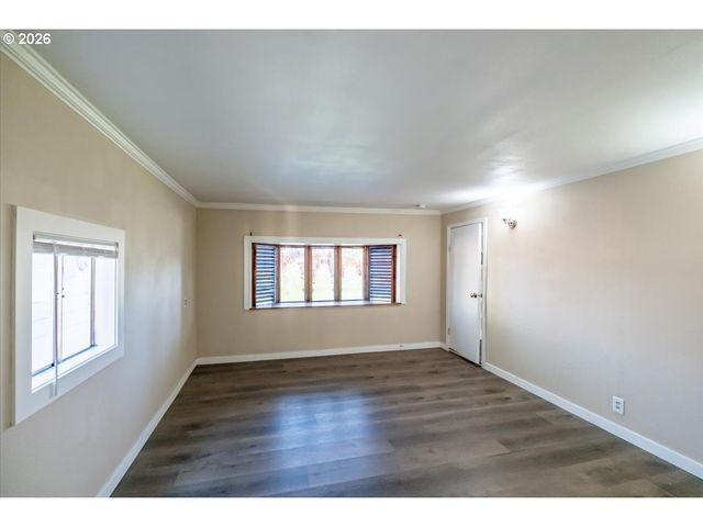 2573 KALMIA St, Sweet Home, OR 97386