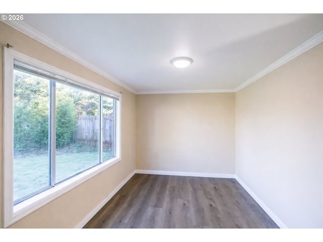 2573 KALMIA St, Sweet Home, OR 97386