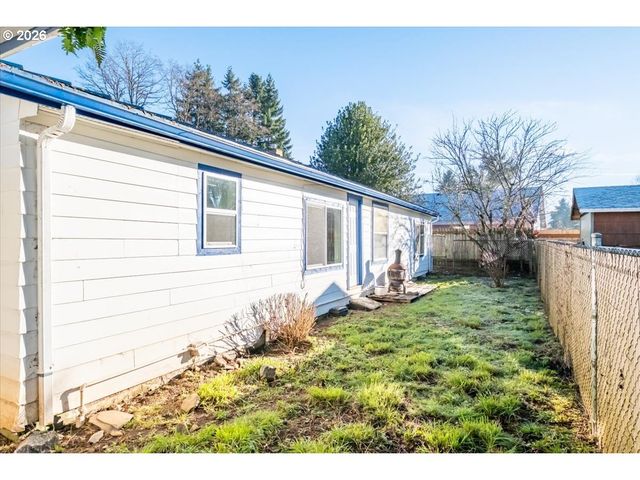 2573 KALMIA St, Sweet Home, OR 97386