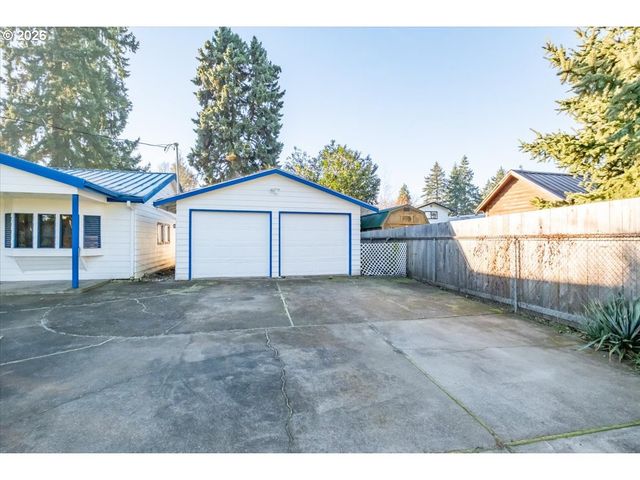 2573 KALMIA St, Sweet Home, OR 97386