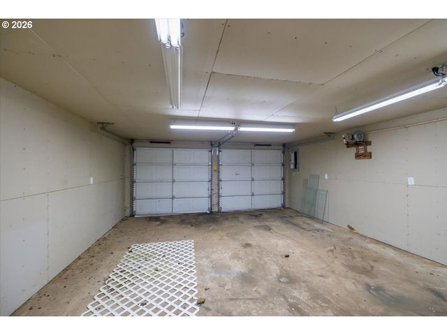 2573 KALMIA St, Sweet Home, OR 97386