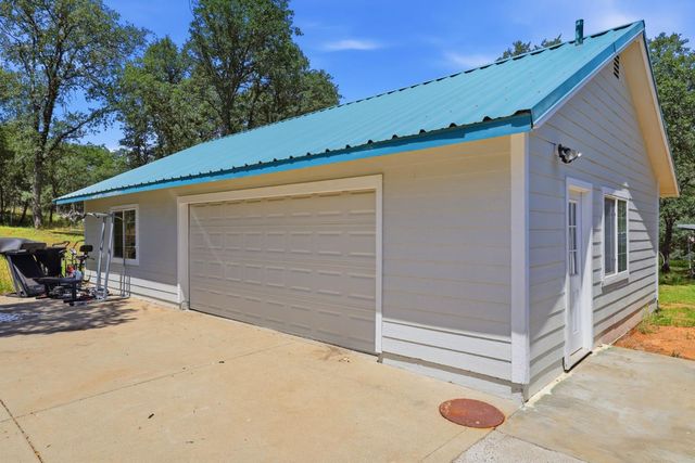 1201 Hidden Lake Dr, Placerville, CA 95667