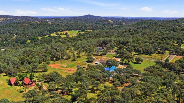 1201 Hidden Lake Dr, Placerville, CA 95667