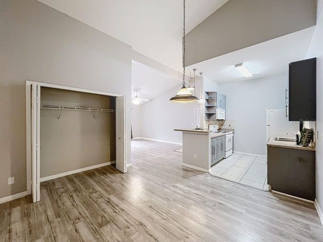 185 N PEARL LAKE CAUSEWAY 210, Altamonte Springs, FL 32714