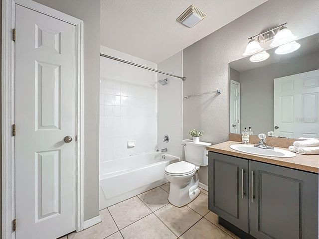 185 N PEARL LAKE CAUSEWAY 210, Altamonte Springs, FL 32714