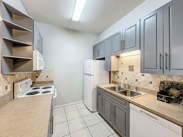 185 N PEARL LAKE CAUSEWAY 210, Altamonte Springs, FL 32714